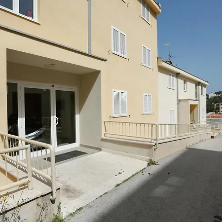 With A Parking Space Mastrinka, Ciovo - 22515 تروغير